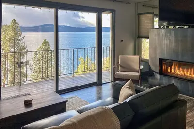 Image de Welcome to the lake! Enjoy the dock and views.