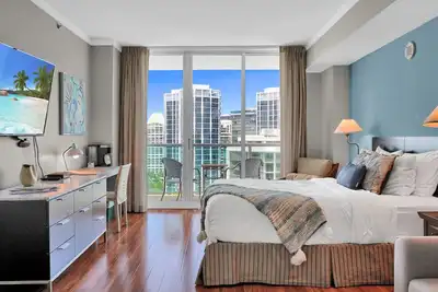 Image de Glamorous Bay View Studio in the Heart of Grove