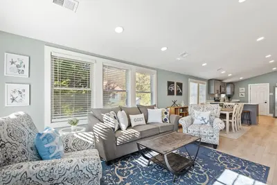 Image de 222 W Ashley -Sea Breeze-Cozy-Central Location-Beach Access Across-Pets Considered