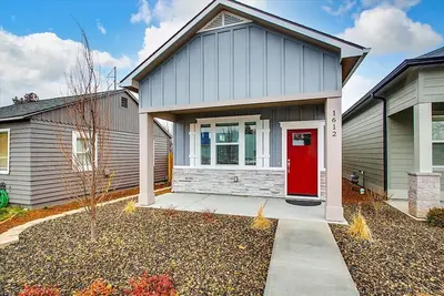 Image de #HabitueHomes - Bennett's Bungalow