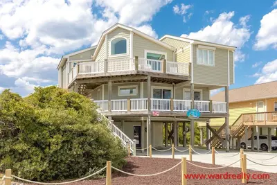 Image de The Mary Mermaid - Unique 4br home with 2 Living Rooms and Ocean Views!