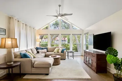 Image de **The Caddy's Shack** Golf Cart Included and Club Cards Optional