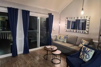 Image de Welcome to the Sandy Feet Retreat!