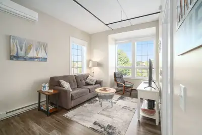 Image de Downtown Waterview Condo at Edgewater