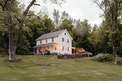 Image de Modern Farmhouse With Expansive Catskills Views