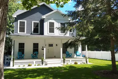 New Spacious Home 5 Minute Drive to Beach