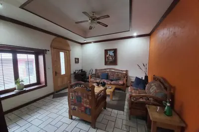 Image de Cute, Clean, And Cozy House
