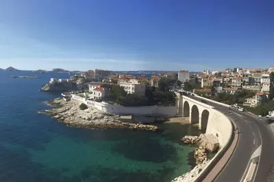 Image de At the water's edge, apartment-terrace Endoume-Malmousque
