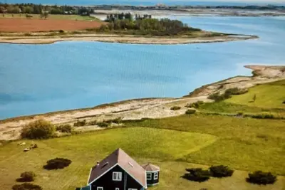 Image de 3 Bedroom Cottage- 5 minutes to National Park Beaches