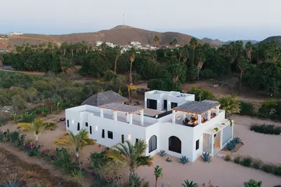 New, Modern Home. Pool, Hot Tub, Gardens, Fire Pits and More in Pescadero, Baja.