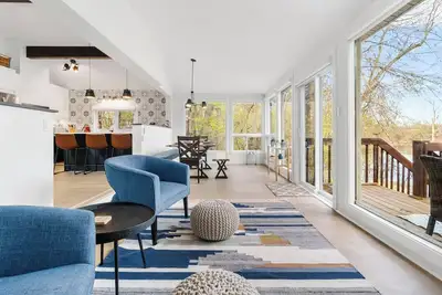 Image de ==> 4ch 2 sdb maison rénové et designé à l'Île-Perrot, Québec!