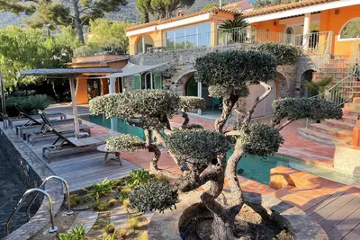Image de Villa Avec Vue Mer Et Piscine A 100m De La Plage