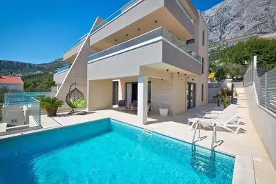Image de Superbe maison Ă Makarska avec sauna