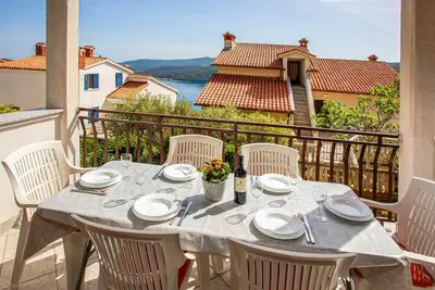 Bel appartement à Rabac avec WiFi