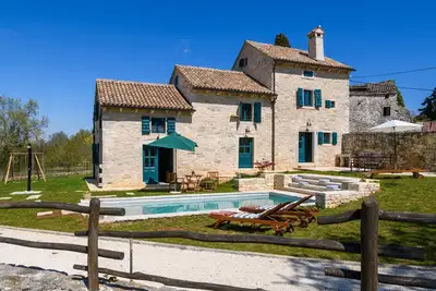 Image de Belle maison Ă Barban avec WiFi