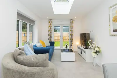 Image de Greenfield's New Modern 4 Bedroom Hurley Home