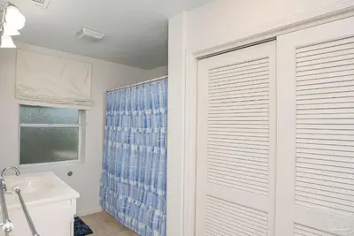 Image de Modern Beach Cottage steps from the Gulf