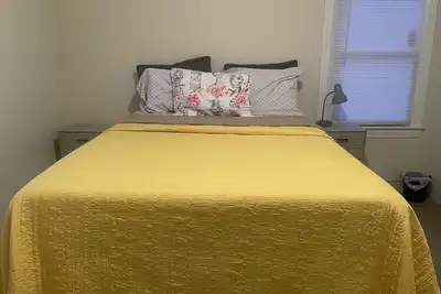 Image de Cozy Space- 5 minutes from Downtown!