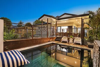 Image de Luxury Home in Alexandra Headland Walk to the Beach Heated Pool 16 guests Pets âś…