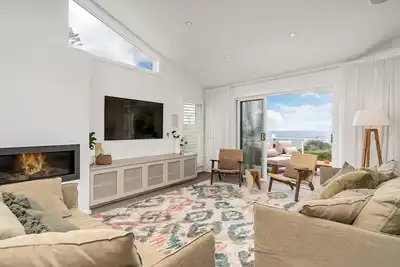 Image de Getawayz Nsw - 'Drift' - Absolute Beachfront at Coledale w/ Panoramic Views & Multiple Living Zones