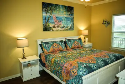 Image de Your Home Away From Home! Beautiful 3/2 Beach Home with Direct Beach Access! !