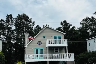 Image de Close to Manteo Waterfront + 3 bedrooms + 2 baths + Outdoor Shower