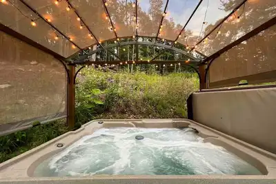 Image de Dreamy Couples Cabin w/ Hot Tub & Fire pit
