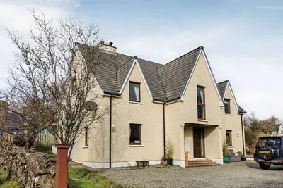 Image de A welcoming family home, high above Tobermory, on the magical Isle of Mull.