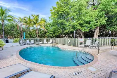 Image de Bermuda 1429: Bermuda Bay Resort, Pool, Views of Gulf & Bay by Anna Maria Life Vacation Rentals