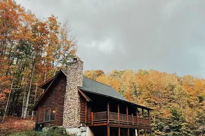 Image de 5 Br log cabin - 40 private acres - Hiking trails