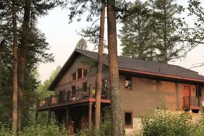 Image de Private home - 10 acres with Whitefish River frontage. Great central location!
