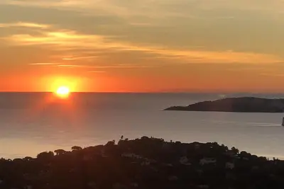 Image de Mas très belle vue mer avec piscine dans le domaine à 20 minutes de Saint Tropez