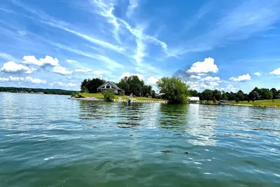 Image de Almost Heaven 2 Lakefront Homes, Sleeps 14, Main Channel Douglas Lake, Smoky's