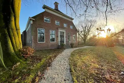 Image de Suite in prachtige Groningse boerderij uit 1856