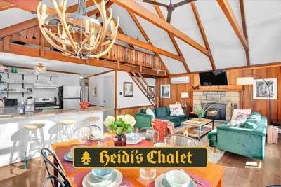 Image de Heidi's Chalet - Modern, Hot Tub, Lake Access