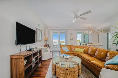 Image de Condo near the beach & pool with 2 balconies & central Ac