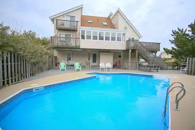 Image de Fantastic Semi-Oceanfront Home w/Private Pool + Free WiFi, Steps from the Beach