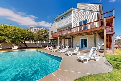 Image de Dog-Friendly, Ocean View Beach Retreat w/Private Outdoor Pool, Decks & A/C