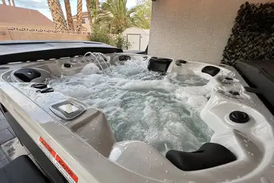Image de Lovely, Peaceful, and Modern Las Vegas Home! Close to Strip!