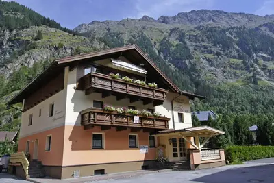 Image de Maison de groupe au cœur du Ötztal tyroleen.