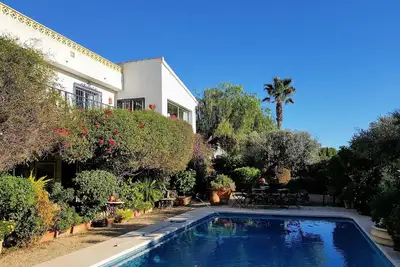 \"Villa Sea and Mountain View Altea\", avec vue montagne, piscine, climatisation et Wi-Fi.