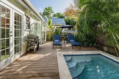 Image de **Casa Amarilla @ Duval** Old Town Cottage & Private Pool + Last Key Services