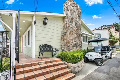 Image de 316mar - Modern Avalon house, Ac, Wifi, Golf Cart and patio with Bbq