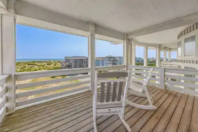 Image de Summer Savings Premier Oceanfront Home w Pool, Hot Tub, Elevator, Outdoor Lounge