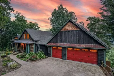 Image de Vantage Point - Amazing Views, Hot Tub & Game Room