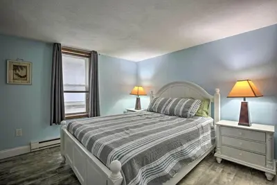 Image de The Americana | Steps to Beach | Ground Floor Unit
