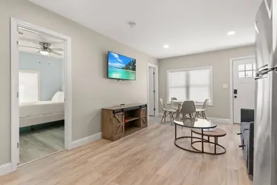 Image de Steps to Beach | Fully Renovated | N St. Nest