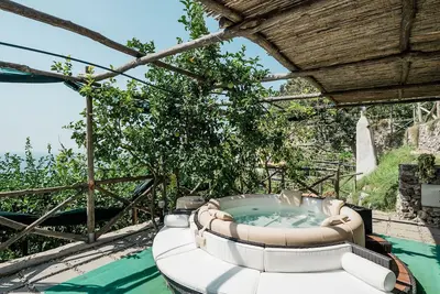Image de Large Green House