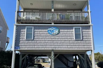 Image de Beach Swans- the perfect beach home for your Topsail  vacation! 1 block to ocean