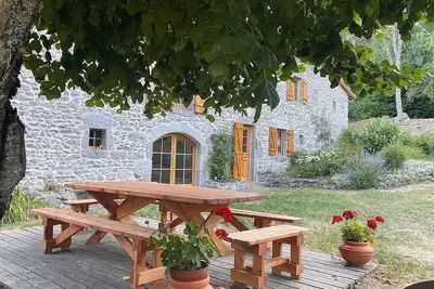 Image de Gite 4⭐️en Auvergne, en pleine nature, cheminée, 12 personnes